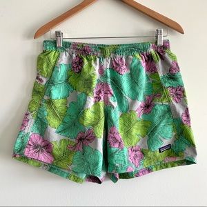 Patagonia Baggies 5” Hibiscus Print Shorts